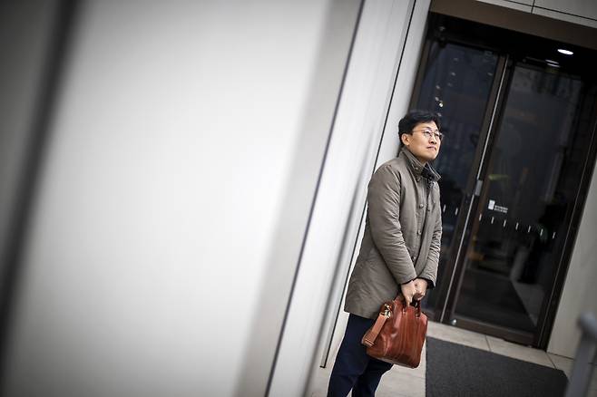 김상욱 경희대 교수는 "모든 생명체는 그때그때 미친 듯이 최선을 다해 살아갈 뿐이다"라고 말한다. ⓒ시사IN 박미소