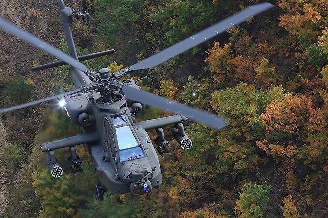 공격 헬기 아파치(AH-64E).