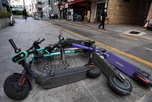 전동킥보드. (위 사진은 기사와 직접적인 관련 없음) 서울신문DB