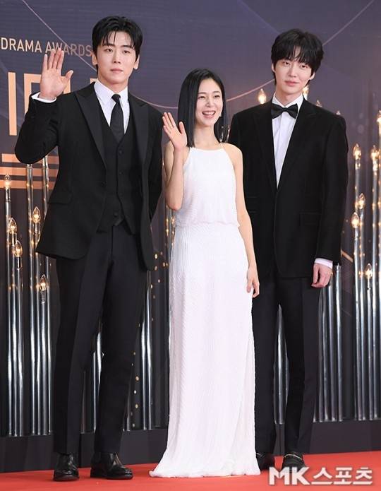 베스트커플상은 ‘오아시스’ 장동윤, 설인아 커플에게 돌아갔다. 사진=천정환 기자
