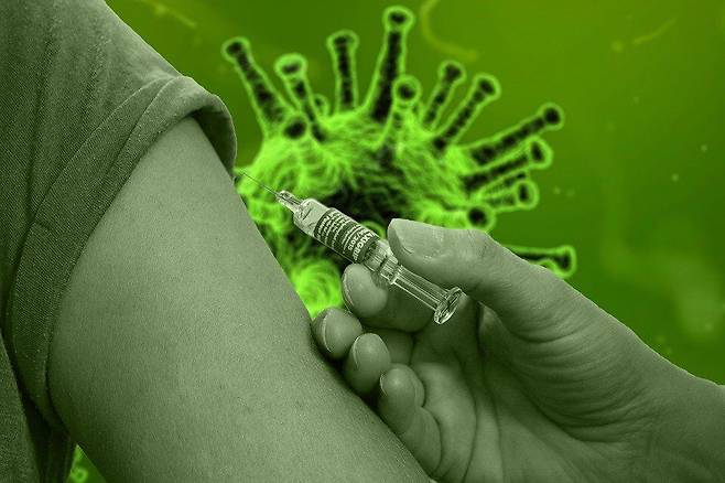 코로나 백신을 맞고 나타나는 경증 부작용은 대부분 부정적인 생각 때문에 발생하는 역플라시보 효과라는 연구 결과가 나왔다. /Pixabay