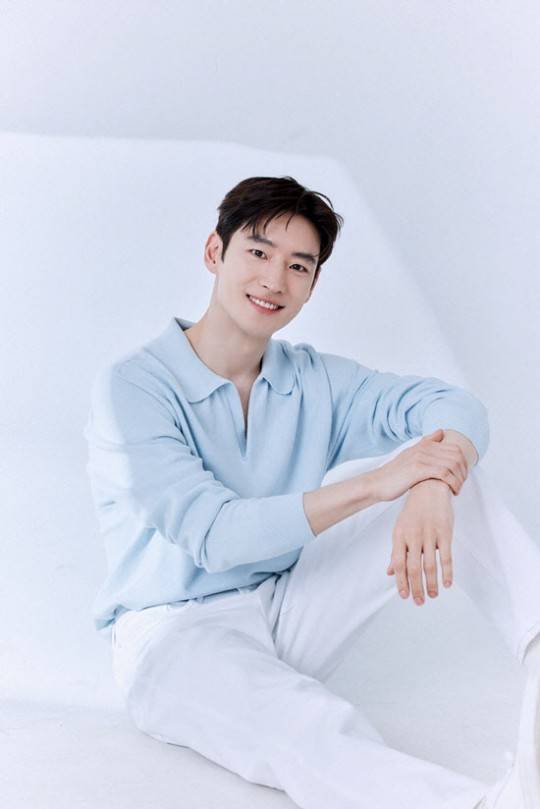 '수사반장' 최불암의 청년 시절을 연기하는 이제훈. 사진제공=컴퍼니온