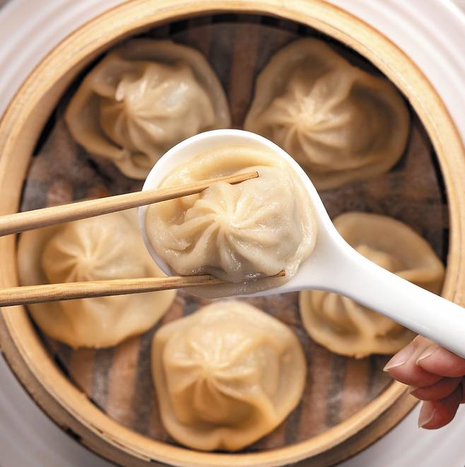 중국 상하이 대표 음식 샤오룽바오./게티이미지