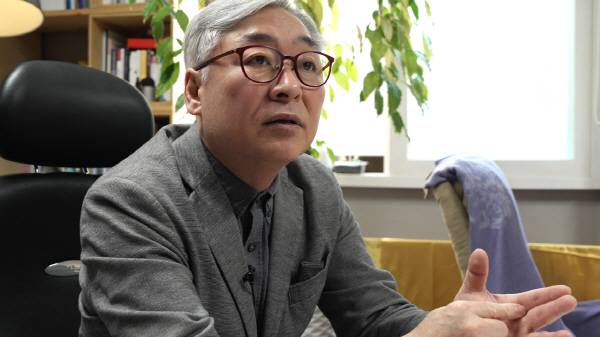 서정렬(영산대학교 부동산학과 교수)가 전세 사기, 허위매물 사고 발생 원인에 대해 설명하고 있다. 김진철PD