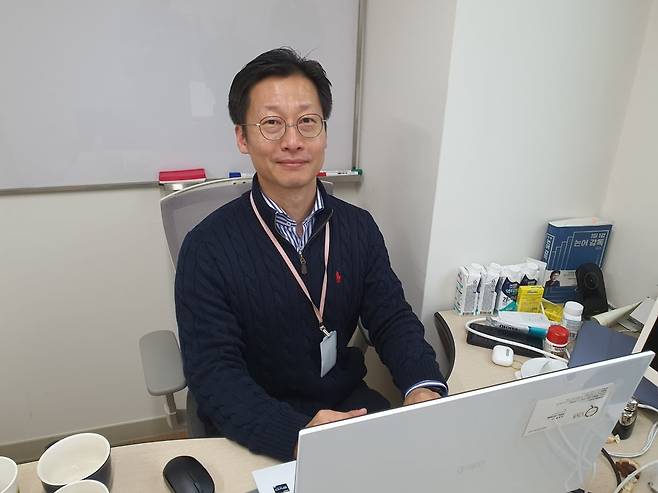 김진학 상무가 해외 법인 운영 계획을 말하고 있다. 윤현주 기자