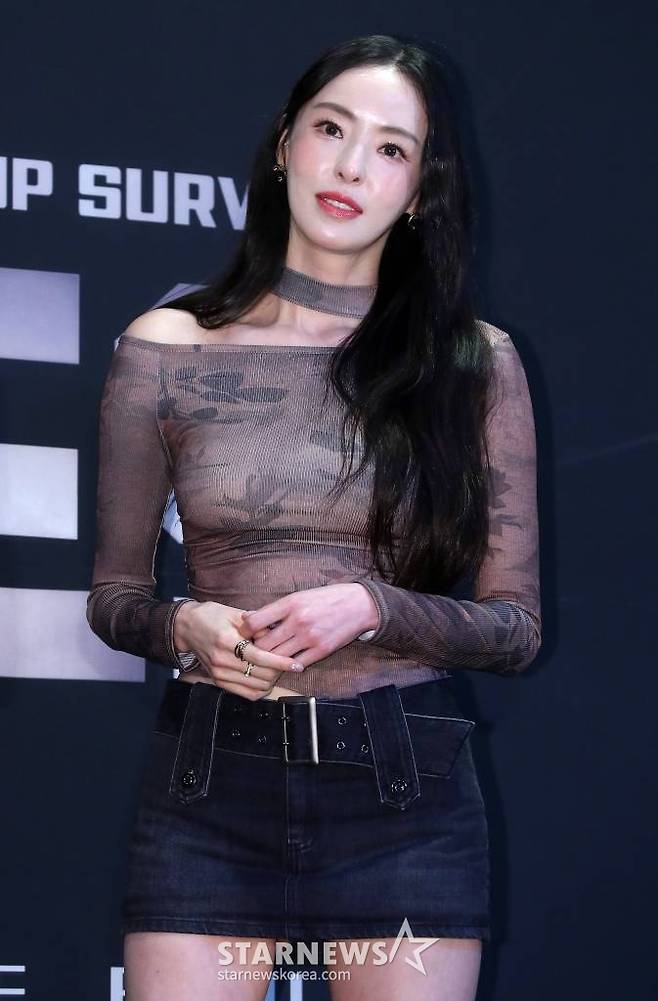 배우 이다희가 24일 오전 서울 마포구 상암동 CJ ENM에서 진행된 엠넷 '빌드업: 보컬 보이그룹 서바이벌' 제작발표회에 참석해 포즈를 취하고 있다. '빌드업 : 보컬 보이그룹 서바이벌'은 엠넷이 2024년 첫 신작으로 야심차게 선보이는 프로그램이다. 장르 무관 보컬에 자신있고 보컬을 사랑하는 실력자들을 조합해 4인조 보컬 보이그룹으로 완성시키는 신개념 보컬 보이그룹 탄생 서바이벌이다. MC 이다희를 필두로 이석훈 백호 서은광 솔라 웬디 김재환이 심사위원으로 출연해 차세대 보컬 보이그룹 탄생의 여정을 함께한다. 2024.01.24 /사진=김창현