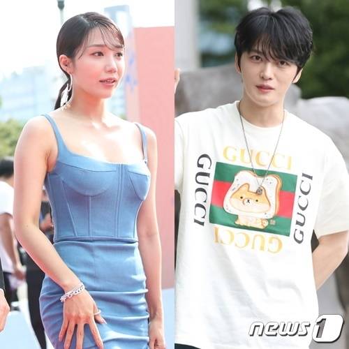 정은지(왼쪽), 김재중