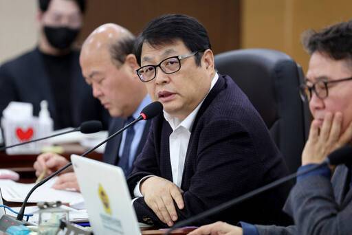 김대중 인천시의원(국민의힘·미추홀구2)이 지난 2일 제292회 산업경제위원회의 임시회 제2차에서 발언을 하고 있다. 인천시의회 제공