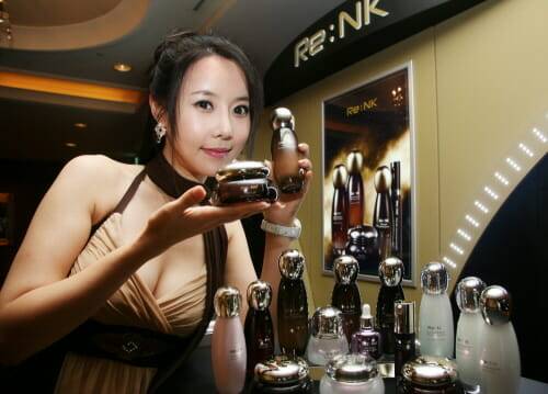 2010년 리엔케이 론칭 당시 브랜드 모델로 선정된 배우 고현정 (사진=코웨이)