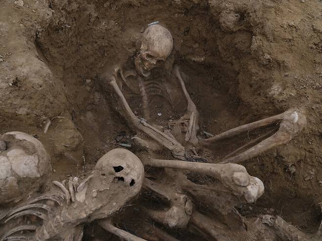 충남 아산 성재산에서 발견된 유골 ‘A4-5’. 한겨레출판 제공