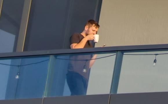 영국 일간지 데일리메일은 네타냐후 이스라엘 총리의 아들 야이르 네타냐후(사진)가 미국 마이애미의 고급 아파트에 거주하는 모습을 담은 사진을 공개했다