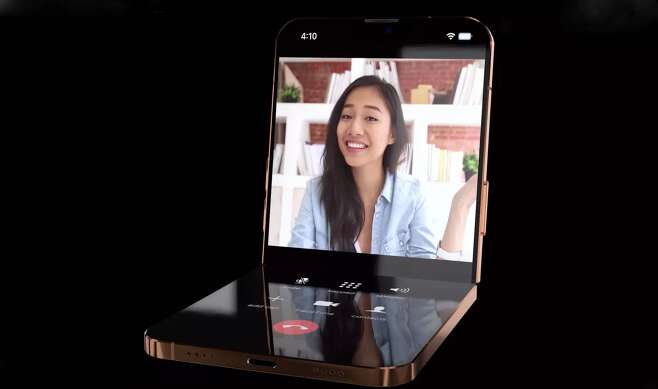 유튜브 채널 '콘셉츠아이폰(ConceptsiPhone)'이 폴더블 디자인을 적용한 아이폰을 상상해 공개한 모습./콘셉츠아이폰