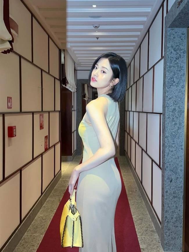 안유진 소셜미디어