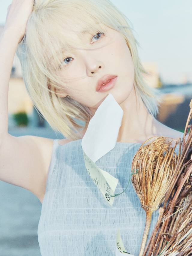 아이유 신보 '더 위닝' / 사진=이담엔터테인트