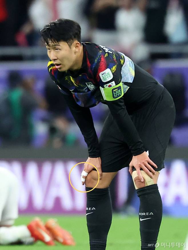 2023 아시아축구연맹(AFC) 카타르 아시안컵 4강 대한민국과 요르단의 경기에서 손흥민이 손가락에 붕대를 감은 채 경기에 나선 모습. /사진=뉴스1