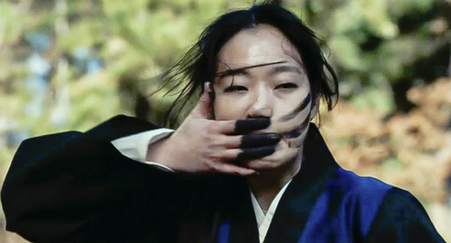 배우 김고은이 완성한 ‘파묘’ 시그니처 장면. 사진 I 쇼박스
