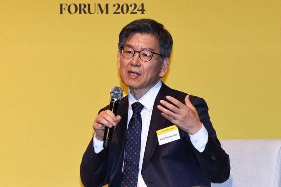 '중앙일보-CSIS 포럼 2024'가 4일 서울 중구 신라호텔 다이너스티홀에서 열렸다. 이날 한미동맹과 2024년 미국 대선을 주제로한 세션1에서 박명림 연세대 교수겸 한반도평화만들기 이사가 발언하고 있다. 김종호 기자