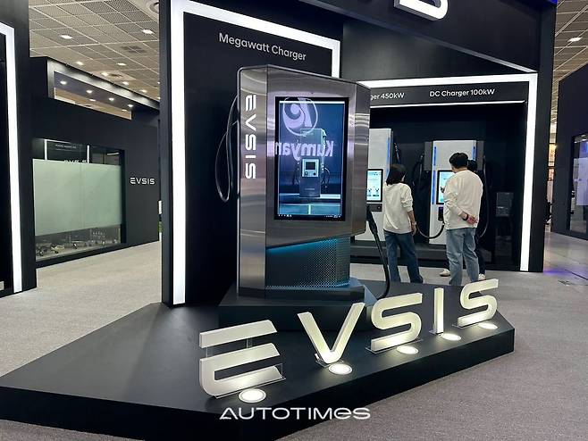 롯데 산하 이브이시스가 내놓은 1㎿ 충전기