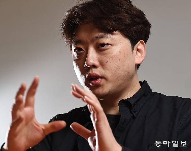 박단 대한전공의협의회(대전협) 비상대책위원장은 8일 동아일보와의 인터뷰에서 “전공의들이 갑자기 우르르 다 나가 버린 것”이라며 “저도 어떻게 수습해야 할지 고민”이라고 말했다. 양회성 기자 yohan@donga.com