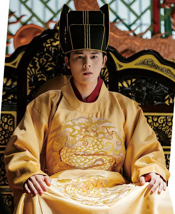 KBS 드라마 《고려 거란 전쟁》에서 고려 황제 현종 역할을 맡은 배우 김동준 ⓒKBS 제공