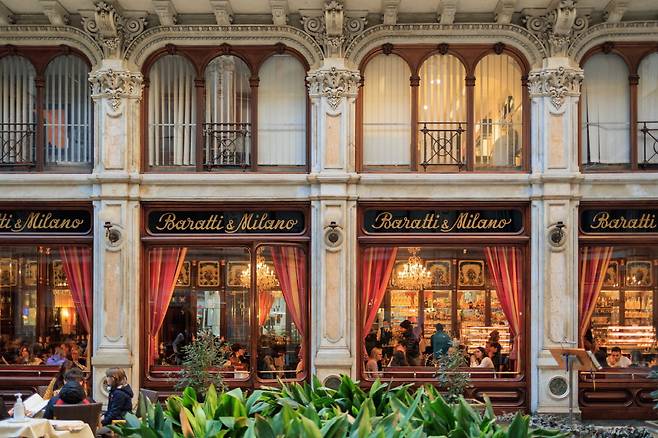 바라띠 앤 밀라노 외부 모습 Caffè Baratti & Milano : Piazza Castello 27