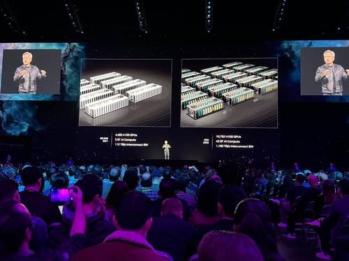 미국 반도체 기업 엔비디아 최고경영자(CEO) 젠슨 황이 18일(현지 시간) 미국 캘리포니아주 새너제이 SAP 센터에서 개최한 개발자 콘퍼런스 GTC 2024에서 기조연설을 하고 있다. 연합뉴스