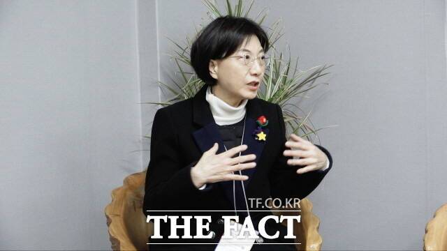 19일 오후 광주 서구갑에 옥중 출마한 송영길 소나무당 대표 배우자 남영신 여사를 <더팩트>가 만났다. 남 여사는 "거리에서 만난 시민들의 위로에 감사드린다"고 말했다./광주=나윤상 기자