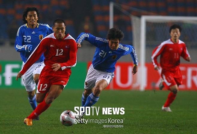 ▲ 2008년 북한 대표 소속으로 일본을 상대했던 정대세(왼쪽)