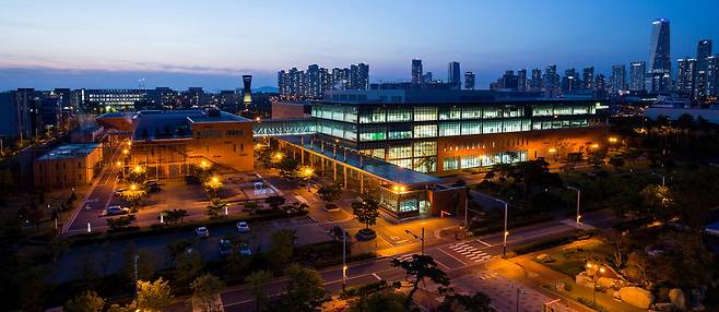 셀트리온 송도캠퍼스 2공장 야경 모습. 셀트리온