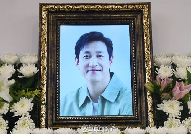 故 이선균 영정사진. 사진ㅣ사진공동취재단