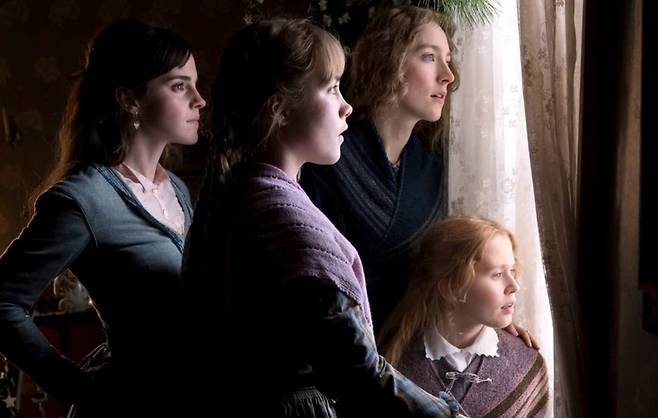 ‘작은 아씨들’은 루이자 메이 올컷의 소설로 마치가 네 자매의 성장담이다. 수차례 영화화됐던 이 작품은 2019년에 그레타 거윅 감독의 손으로 재제작됐다.