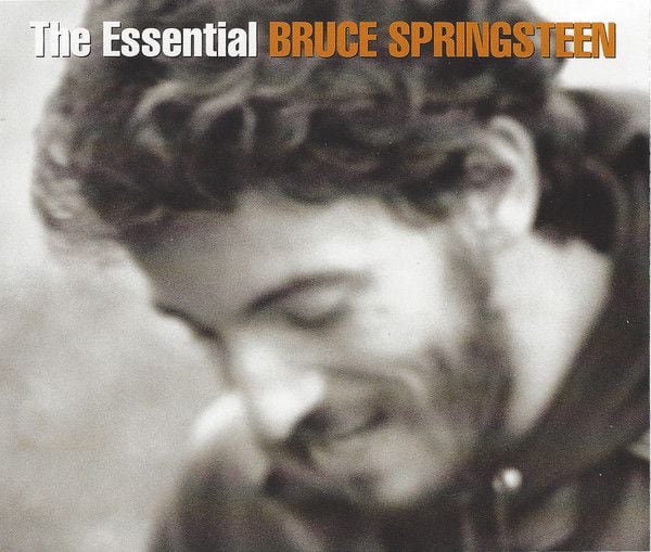 Bruce Springsteen의 ‘Land of hope and Dreams’가 수록된 2003년 앨범 'The Essential Bruce Springsteen'.