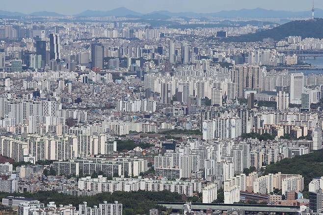 이달 넷째 주 서울 아파트 매매가가 상승으로 돌아섰지만 매매 물건은 급증하고 있다. 매경DB