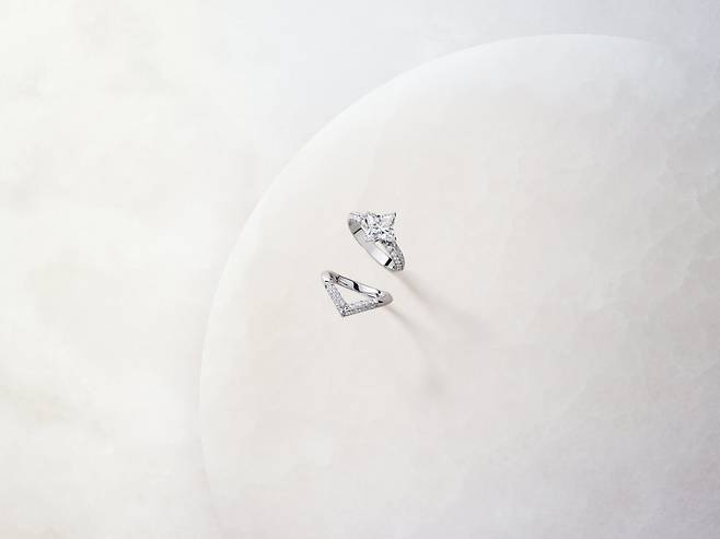 루이뷔통 ‘LV 다이아몬드 파베 솔리테르’