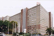 냉전 당시 뛰어난 정보력으로 세계적 명성을 날린 동독대외정보국(Hauptverwaltung A : HVA)의 베를린 리히텐베르크 본부 건물. 해외공작총국이라고도 부른다. [사진 위키피디아]