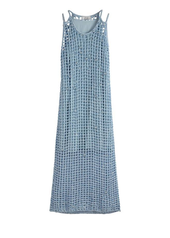 수잔 팡 X 앤아더스토리즈 협업 컬렉션 중 수잔 팡이 제일 좋아하는 피스인 원피스와 펜던트 목걸이.