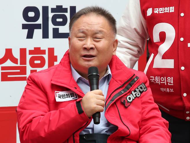 이상민 국민의힘 의원이 4·10 총선 전략과 관련해 "윤석열 대통령의 리더십에 문제가 있다는 것을 국민 앞에 고해성사하고 그 바탕 위에서 민심을 따르겠다는 각오를 보여야 한다"고 1일 말했다. /사진=뉴스1
