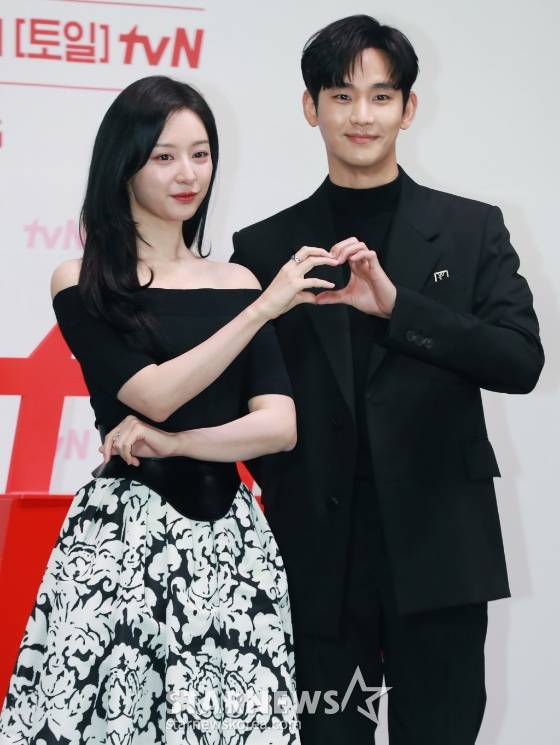 tvN 토일드라마 '눈물의 여왕' 주연배우 김지원, 김수현/사진=이동훈 기자
