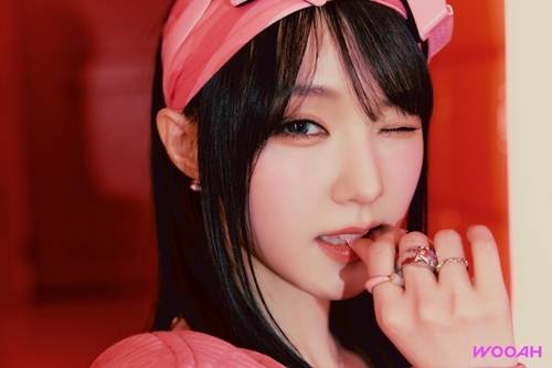 우아! 멤버 나나의 사소한 모든 것을 살펴본다. 사진=SSQ엔터테인먼트