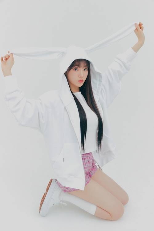 우아! 멤버 나나의 사소한 모든 것을 살펴본다. 사진=SSQ엔터테인먼트