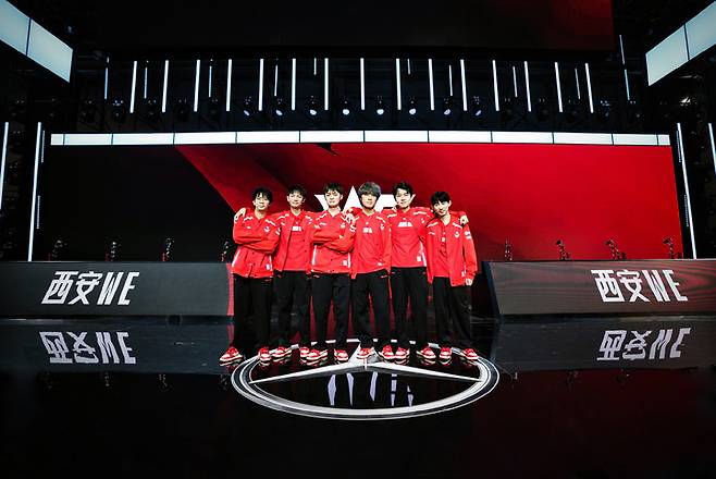 사진=팀 WE 공식 웨이보