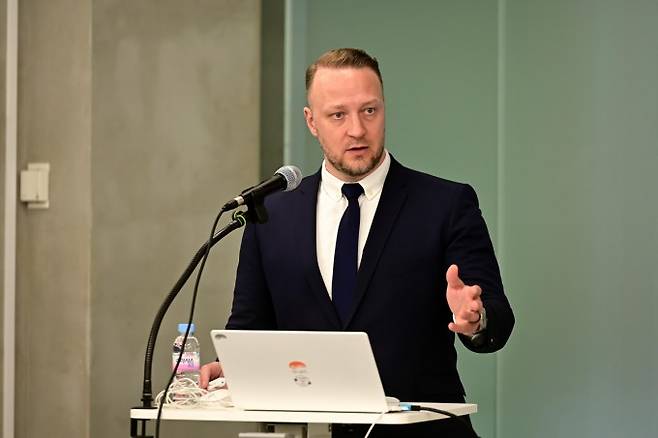 오픈세미나에서 발언하는 스테판 토체프 MDPI CEO. 연합뉴스 제공