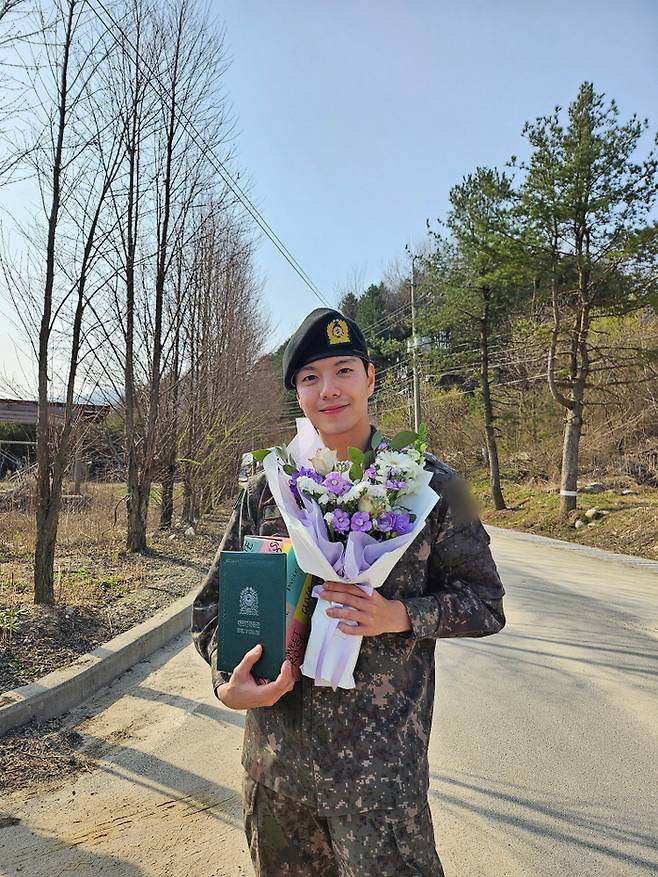 배우 지민혁 제대 사진. 소속사 IOK Company 제공.
