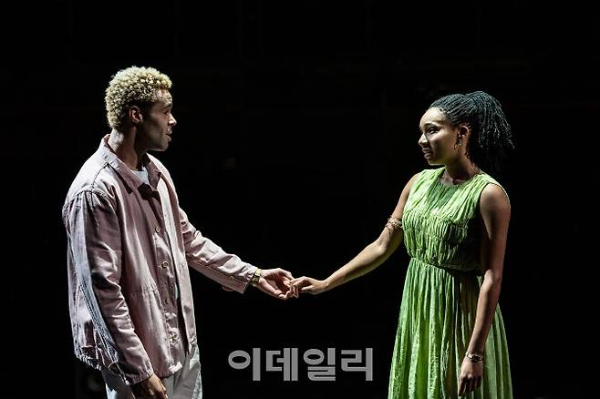 2023년 영국 로열 익스체인지 씨어터가 제작한 연극 ‘로미오와 줄리엣’. (사진=로열 익스체인지 씨어터 홈페이지)
