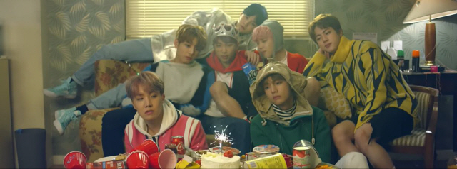 ▲ 그룹 방탄소년단(BTS)의 ‘봄날(Spring Days)’ 뮤직비디오 갈무리