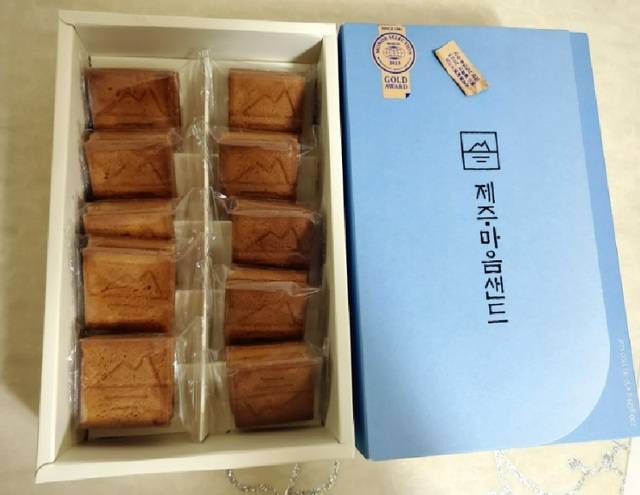 파리바게뜨의 제주국제공항 한정 제품 ‘제주마음샌드’는 제주 특산물인 우도 땅콩을 넣어 지역 상생의 의미를 담았다.