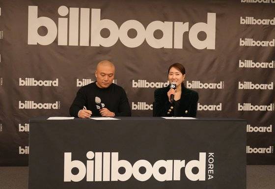 빌보드(Billboard) 본사 CEO 마이크 반(Mike Van)과 빌보드 코리아 대표 김유나. 사진 빌보드