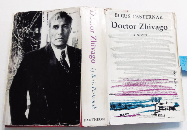 1958년 1월에 출판된 영어판 ‘닥터 지바고’.책 뒷면에 보리스 파스테르나크의 사진이 실렸다.