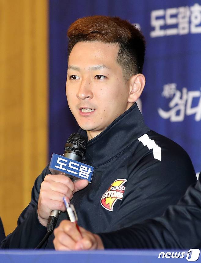 2023-24 시즌 V리그 최고의 리베로로 활약한 이가 료헤이. /뉴스1 DB ⓒ News1 이승배 기자