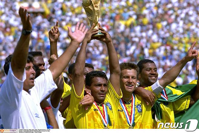 1994 미국 월드컵에서 우승했을 당시의 호마리우 ⓒ 로이터=뉴스1